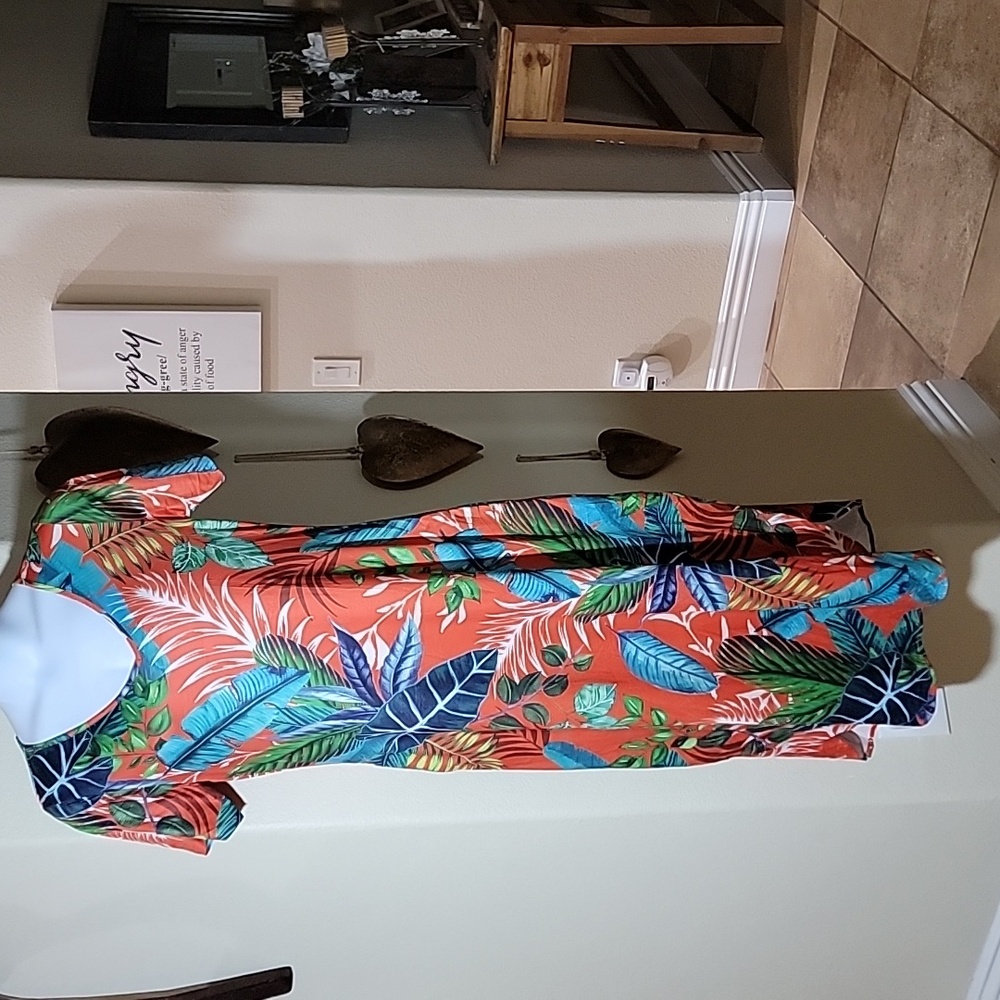 CAMDORIA Short Sleeve Flowy Slit Side Hawaiian Tropical PrintMaxi Dress sz L NWT